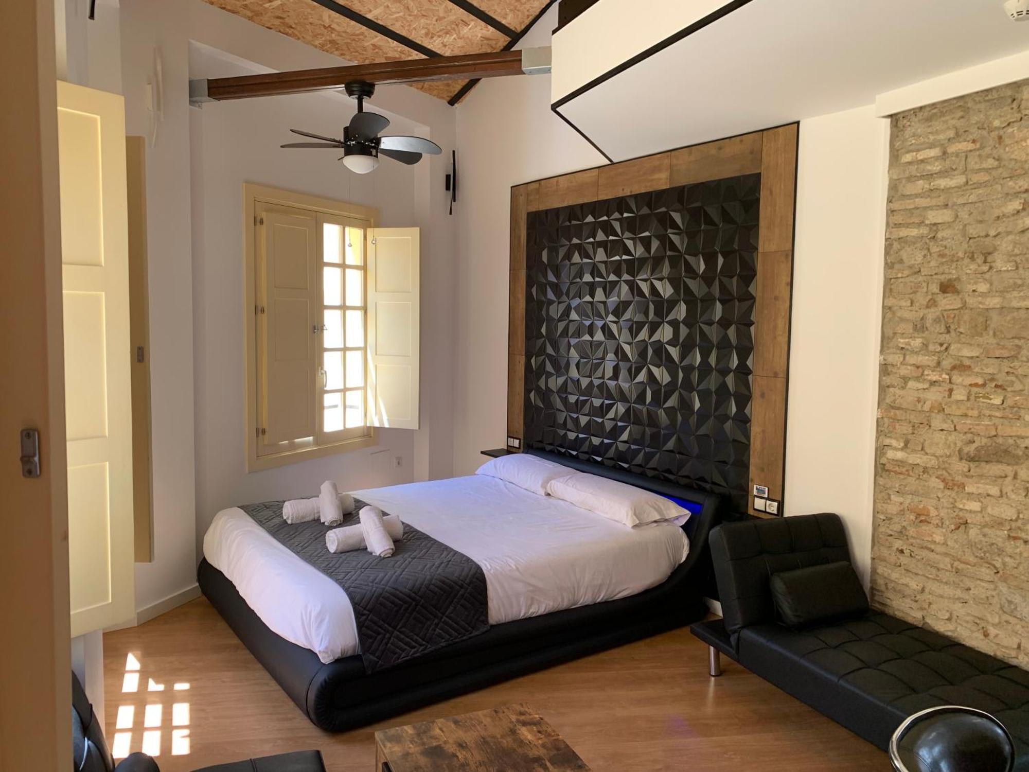 Luxury Apartments Chinitas 11 Малага Екстериор снимка